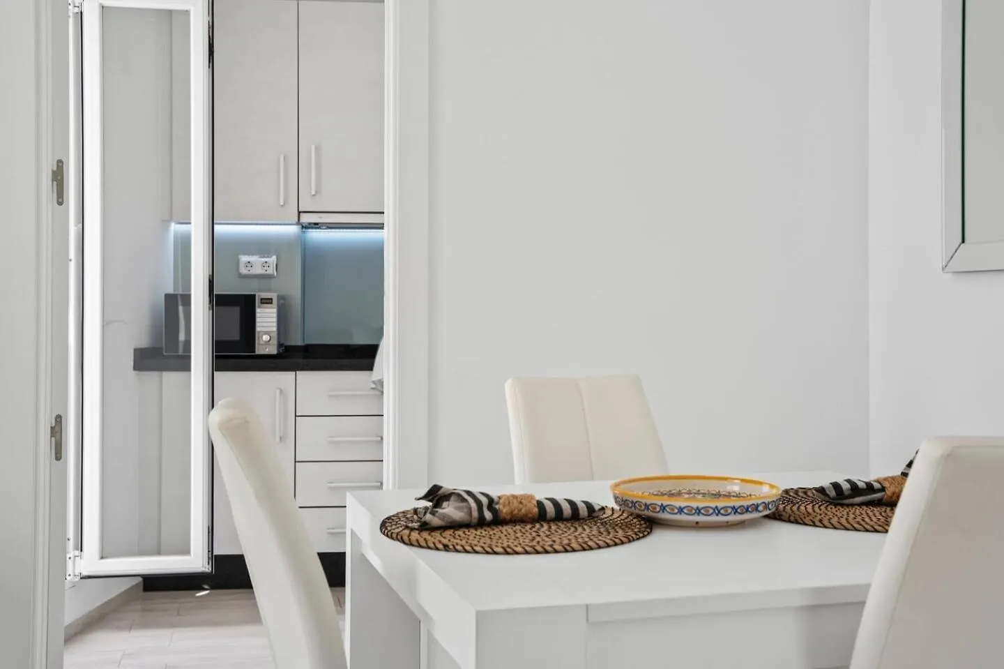 Modern Retreat In The Heart Of Mijas Pueblo Apartment